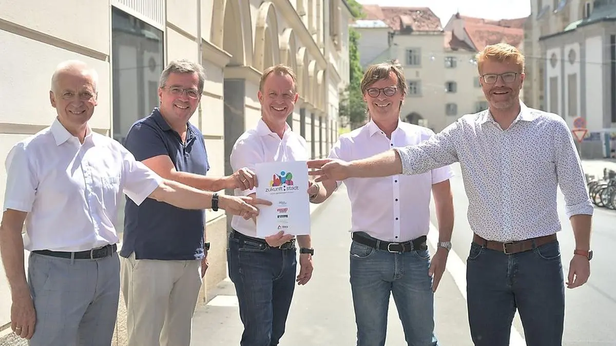 Die Bürgermeister Mario Abl, Peter Koch, Helmut Leitenberger,   Erwin Eggenreich,  und Harald Bergmann präsentieren die Initiative