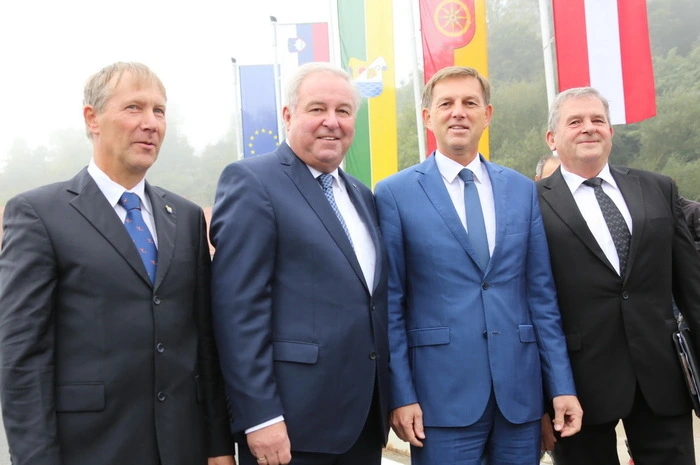 Bürgermeister Stanislav Rojko (Gornja Radgona), Landeshauptmann Hermann Schützenhöfer, der slowenische Außenminister Miro Cerar, Bürgermeister Heinrich Schmidlechner (Bad Radkersburg).