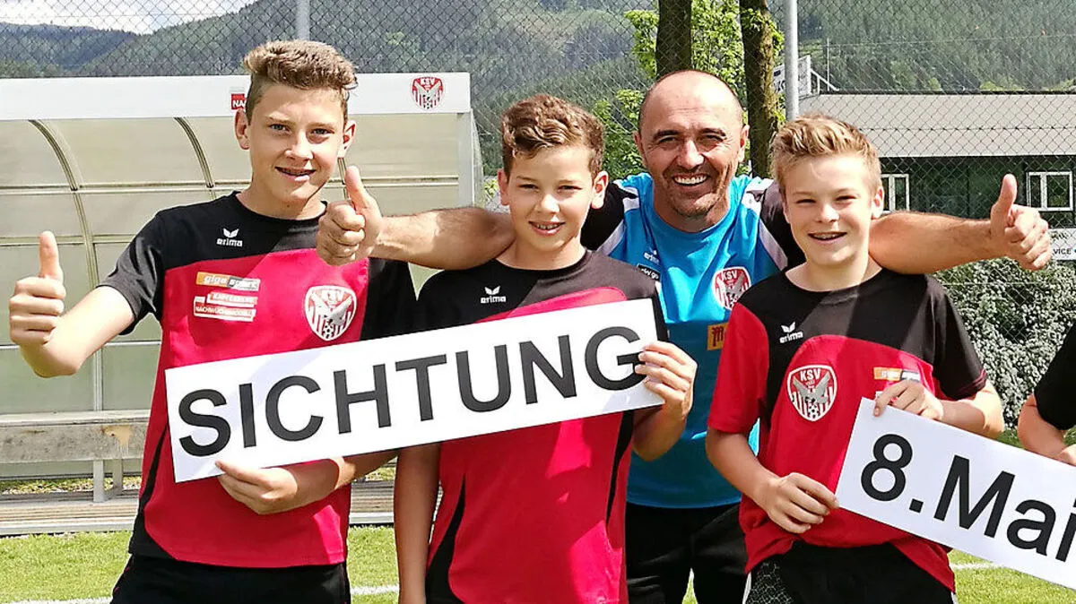 Trainer Vladimir Petrovic lädt am 8. Mai zum Sichtungstag