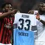Tiemoue Bakayoko und Franck Kessie mit Acerbis Trikot