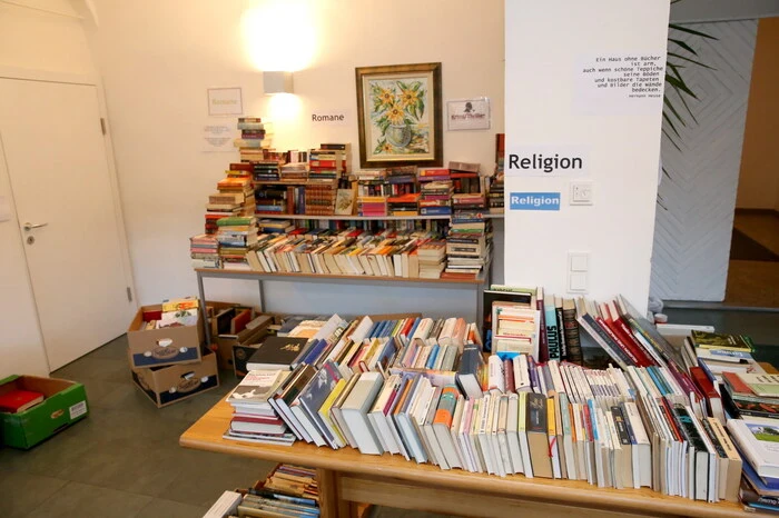 Ob Bekleidung, Bücher, Geschirr, Spielzeug, Handarbeiten oder Kuscheltiere - da war für jeden etwas dabei