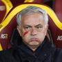 Auch die Wange von AS-Roma-Coach Jose Mourinho zierte ein roter Strich