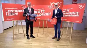 Kaiser und Sucher bei der Präsentation ihrer ersten Kampagne 