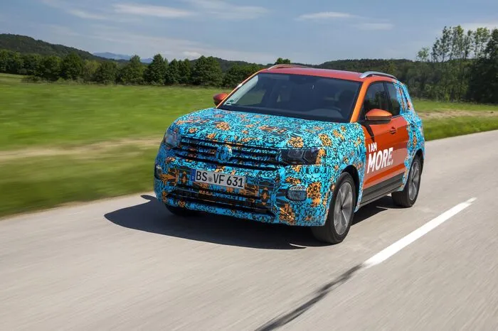 Angetrieben wird der mit bis zu 18 Zoll großen Rädern ausgestattete Crossover von vier Turbomotoren: Die Benziner sind mit einem Otto-Partikelfilter kombiniert und leisten 95, 115 und 150 PS. Der Diesel ist 95 PS stark.