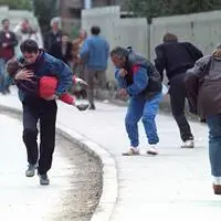 Während des von 1992 bis 1995 andauernden Bosnienkrieges in Sarajevo waren Zivilisten Scharfschützen ausgesetzt