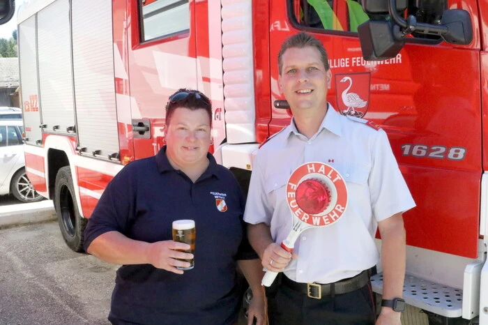 FF-Kommandant Johannes Ebner und Kameradschaftsführerin Marion Gurmann (Foto) konnten anlässlich der Feierlichkeiten neben Feuerwehr-Abordnungen aus den Bezirken St. Veit und Murau unter anderen Bürgermeister Peter Grabner, Bezirksfeuerwehrkommandant Friedl Monai, Tierarzt Manfred Wutte, Tischlermeister Helmut Legat sowie Mechanikermeister Klaus Kerschbaumer willkommen heißen.