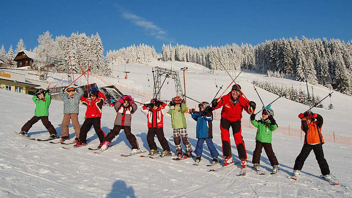 Frau Holle und die Schneekanonen haben ganze Arbeit geleistet. Am Feiertag starten viele Skigebiete in die neue Saison