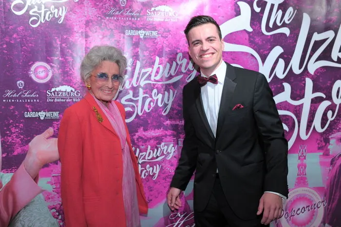 Die Grande Dame der österreichischen Gesellschaft, Schauspielerin Lotte Tobisch, stattete der Premiere einen Besuch ab.
