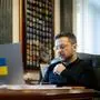 News Bilder des Tages February 21, 2025, Kiev, Kyiv Oblast, Ukraine: Ukrainian President Volodymyr Zelenskyy, listens to Swedish Prime Minister Ulf Kristersson during a video conference meeting from the Mariinskyi Palace, February 21, 2025 in Kiev, Ukraine. Kiev Ukraine - ZUMAp138 20250221_zaa_p138_007 Copyright: xPoolx/UkrainianxPresidentiax