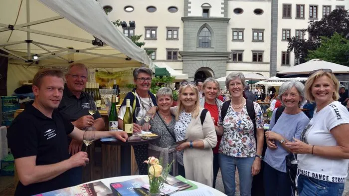 Das Weinfest am Klagenfurter Domplatz, bei dem man sich durch edle Tropfen kosten kann, dauert noch bis Sonntag.  Bitte klicken Sie sich durch die Bilder . . . 