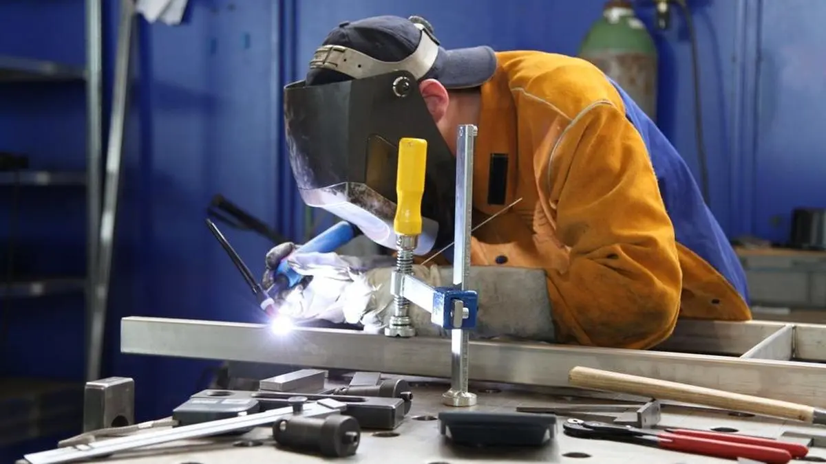 Vor allem bei Produktionsbetrieben droht Kurzarbeit