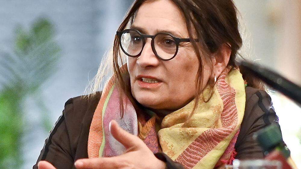 Hat Österreichs erster Frauenministerin ein Leinwand-Denkmal gesetzt: Sabine Derflinger