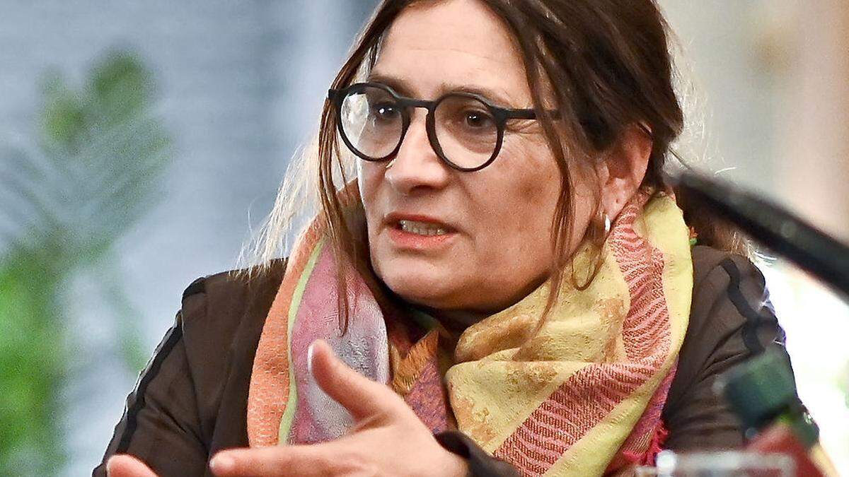 Hat Österreichs erster Frauenministerin ein Leinwand-Denkmal gesetzt: Sabine Derflinger