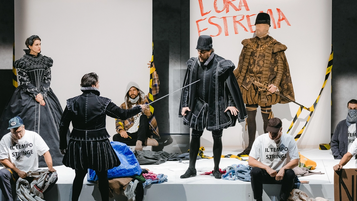 Der Zauber der Montur: „Don Carlo“ in der Staatsoper