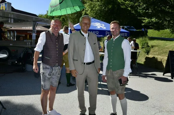 So wie die vielen Besucher war auch Landeshauptmann Christopher Drexler begeistert von der Blumenpracht in der Oststeiermark