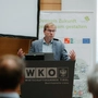 Mathias Czaika am Rednerpult | Mathias Czaika, Leiter des Departments für Migration und Globalisierung an der Universität für Weiterbildung Krems, zeigte in seinem Impulsreferat die Chancen einer aktiven Zuwanderungspolitik auf