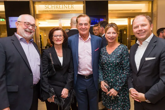 der ehemalige Kulturamts-Leiter Peter Grabensberger, Elgrid Messner, Rudi Roth, Laufenberg und Rinner 
