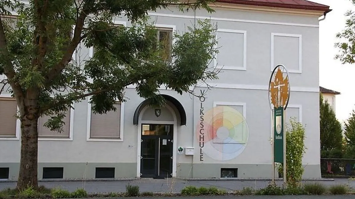 In den Herbstferien sollen die Reparaturarbeiten in der Schule  über die Bühne gehen