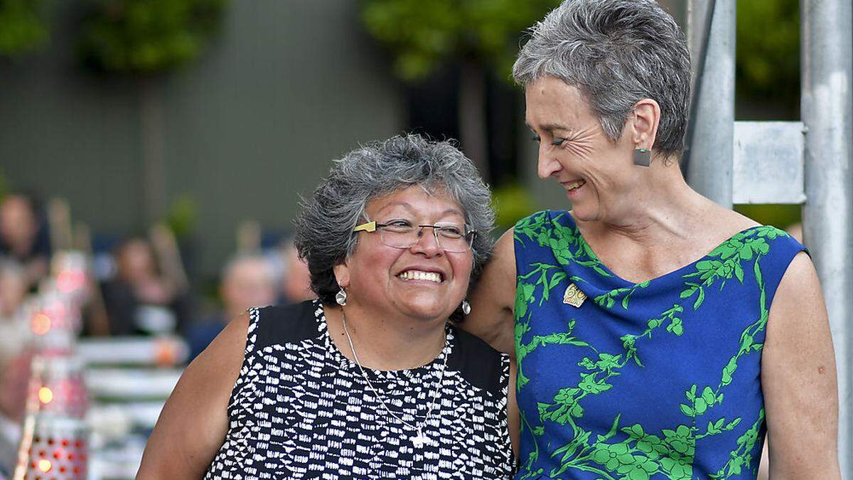 Ulrike Lunacek mit Lebensgefährtin Rebeca  Sevilla