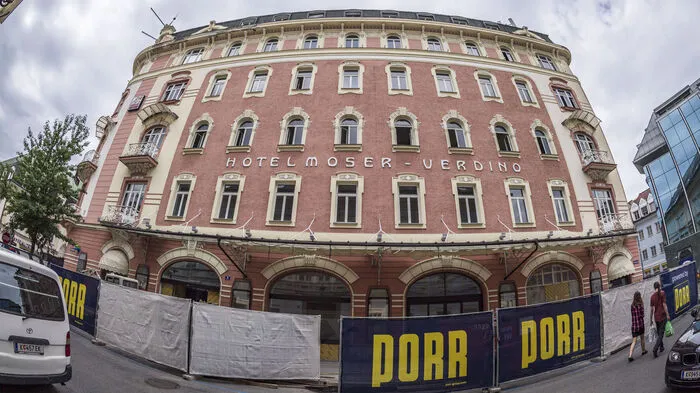 Die Fassade bleibt, im Inneren ist das Moser Verdino kaum wiederzuerkennen. Klicken Sie sich durch die Bilder.