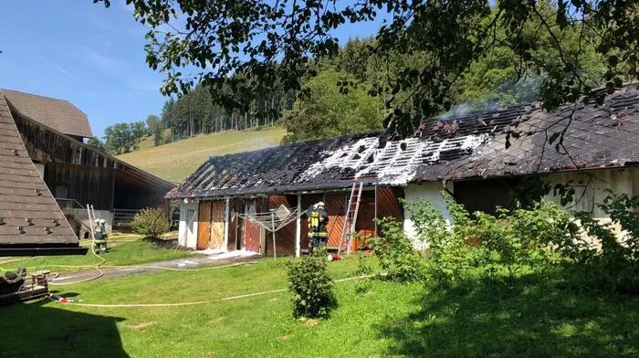 Die Garage ist bis auf die Grundmauern abgebrannt.