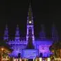 Das Wiener Rathaus wird in den Abendstunden in Violett leuchten