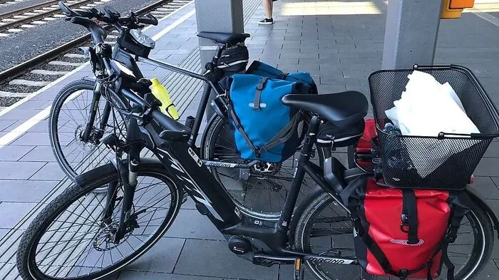 Mit dem Zug geht es direkt von Graz nach Schwechat