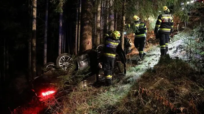 In den Abendstunden des Am Dienstagabend, 12. November, wurden die Feuerwehren Kleinlobming und Großlobming um 18:19 Uhr zu einem Verkehrsunfall auf die Gaberl-Bundesstraße alarmiert.