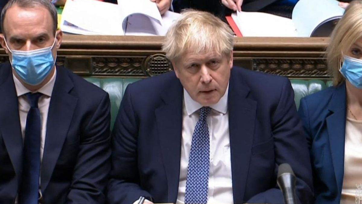 Boris Johnson entschuldigt sich im Parlament  