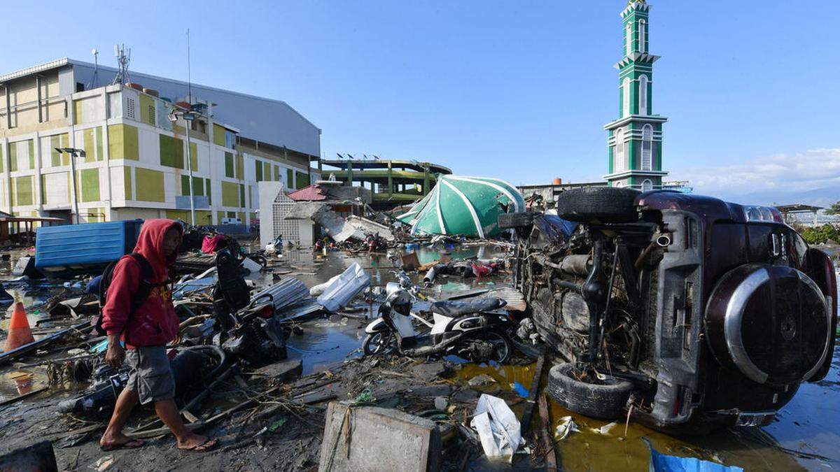 Bis zu 1200 Menschen kamen bei der Tsunami-Katastrophe ums Leben