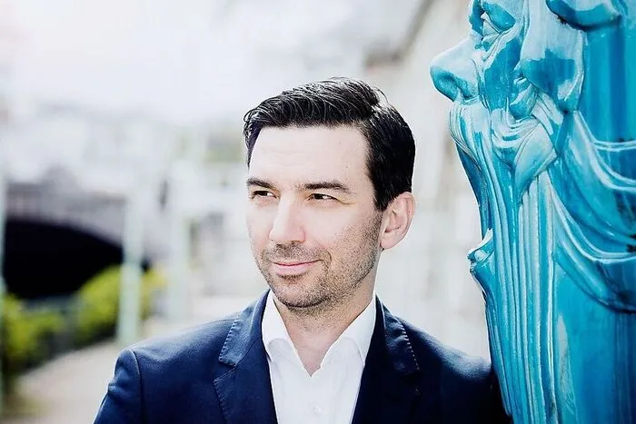Kategorie Kultur: Thomas Ebenstein stand als Opernsänger bereits an der Staatsoper oder der Metropolitan Opera in New York auf der Bühne. Heuer debütierte der Feldkirchner in "Siegfried" am Stadttheater Klagenfurt. 