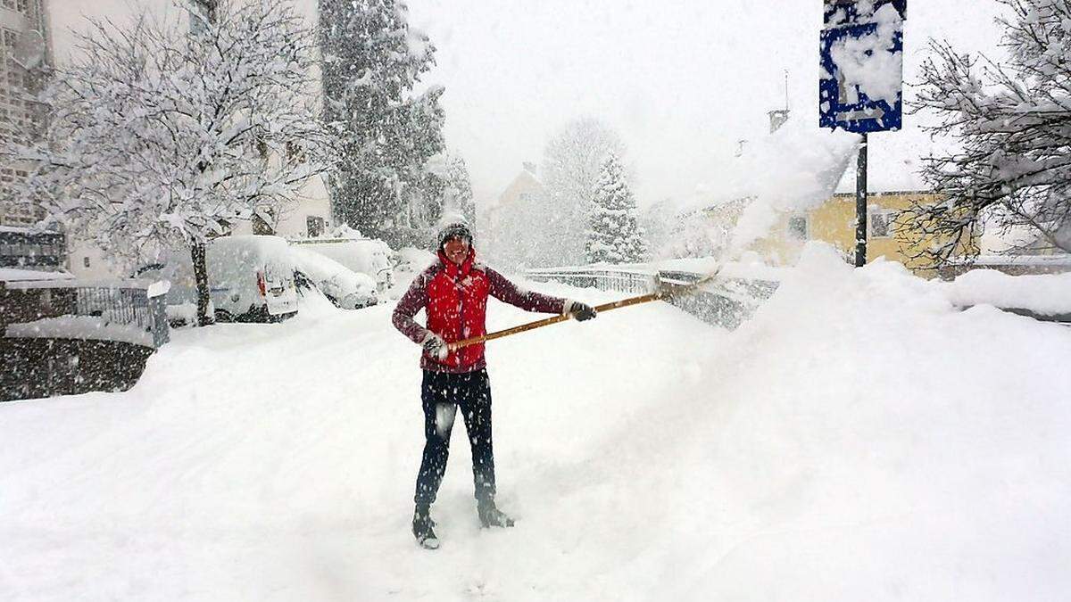 In Feldkirchen wird Schnee geschaufelt, was das Zeug hält