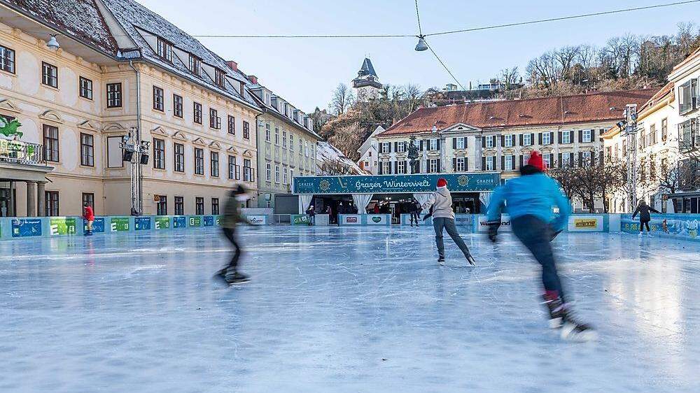 Die einzige Möglichkeit, heuer in Graz seine Eislaufschuhe auszuführen, war in der Winterwelt am Karmeliterplatz