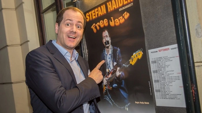 „Befreit euren Jazz und laßt die anderen nach Noten spielen“: so das Motto des Premierenabends von Religionslehrer und Kabarettist Stefan Haider.