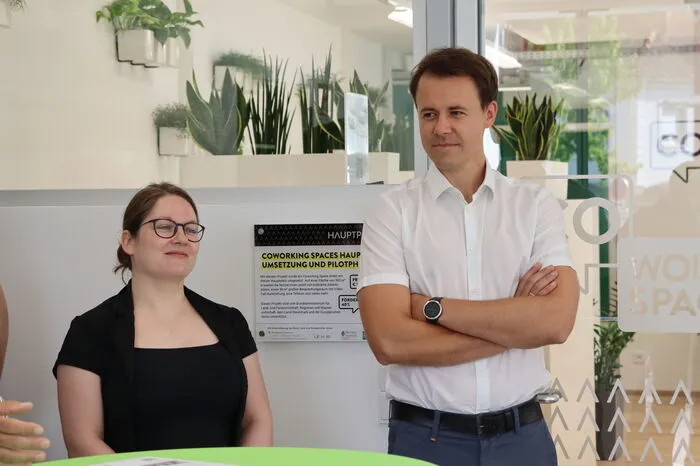 Nicole Hütter (Projektleiterin Energieregion Weiz-Gleisdorf) und Patrick König-Krisper (Projektleiter Stadtgemeinde Weiz).