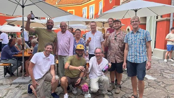 Fünf Brauereien (Noom, Hermax, Hifa, Terra Cervisiae, Lava Bräu) holten ihre feinsten Biere aus dem Keller: Von Cassis über Holunderbier bis hin zu trocken ausgebauten IPA‘s reichte das genussvolle Angebot