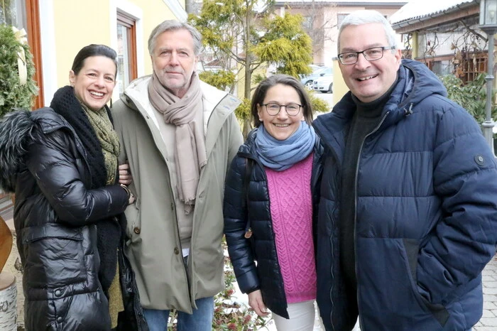 Und aus dem ganzen Bezirk St. Veit und darüber hinaus kamen die Feinschmecker in Scharen angereist, um unter anderem die Schmankerln vom Moser-Duroc-Schwein zu verkosten. 