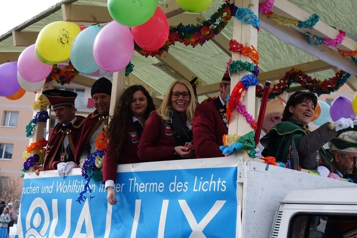 Fleißig wurden Zuckerl verteilt.