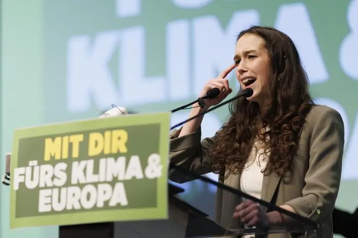 Beim Bundeskongress am 24. Februar wurde Schilling offiziell mit 96,6 Prozent zur Spitzenkandidatin für die EU-Wahl gewählt.