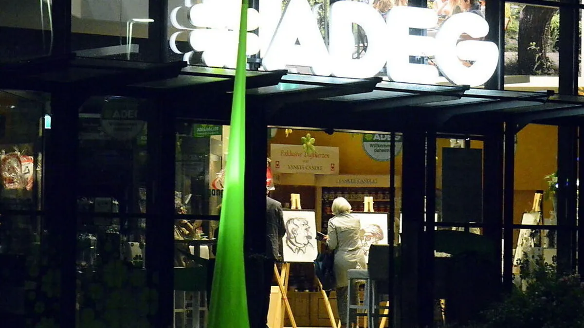 Adeg Haller in Seeboden wurde für einen Abend zur Galerie