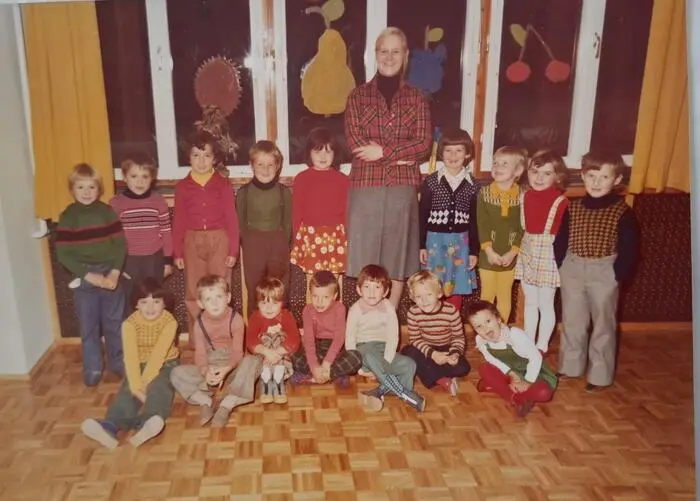 Kindlich. Das erste Gruppenfoto aus dem Jahr 1976