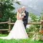 Das glückliche Hochzeitspaar Julia und Florian Seebauer
