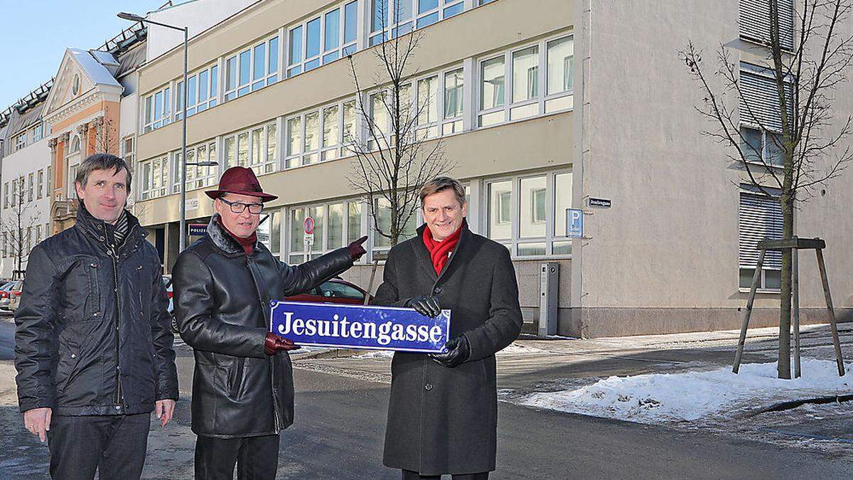 Alfred Joham, Stadtpfarrer Markus Plöbst und Bürgermeister Kurt Wallner (v.l.) 