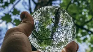 Die Absolventinnen und Absolventen des Masterstudiengangs Energy and Transport Management eint der Wunsch, eine nachhaltigere Welt zu gestalten