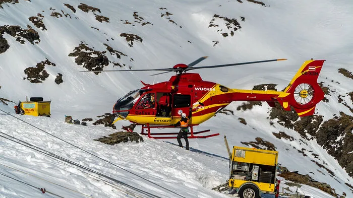 Das gesamte Material musste per Hubschrauber auf die Hochgebirgsbaustelle gebracht werden.