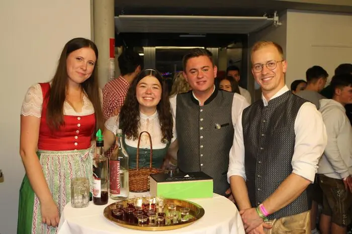  In gewohnter Manier fand jener am letzten Oktoberwochenende statt, nämlich in jener Nacht, wo die Uhren um eine Stunde zurückgestellt werden.