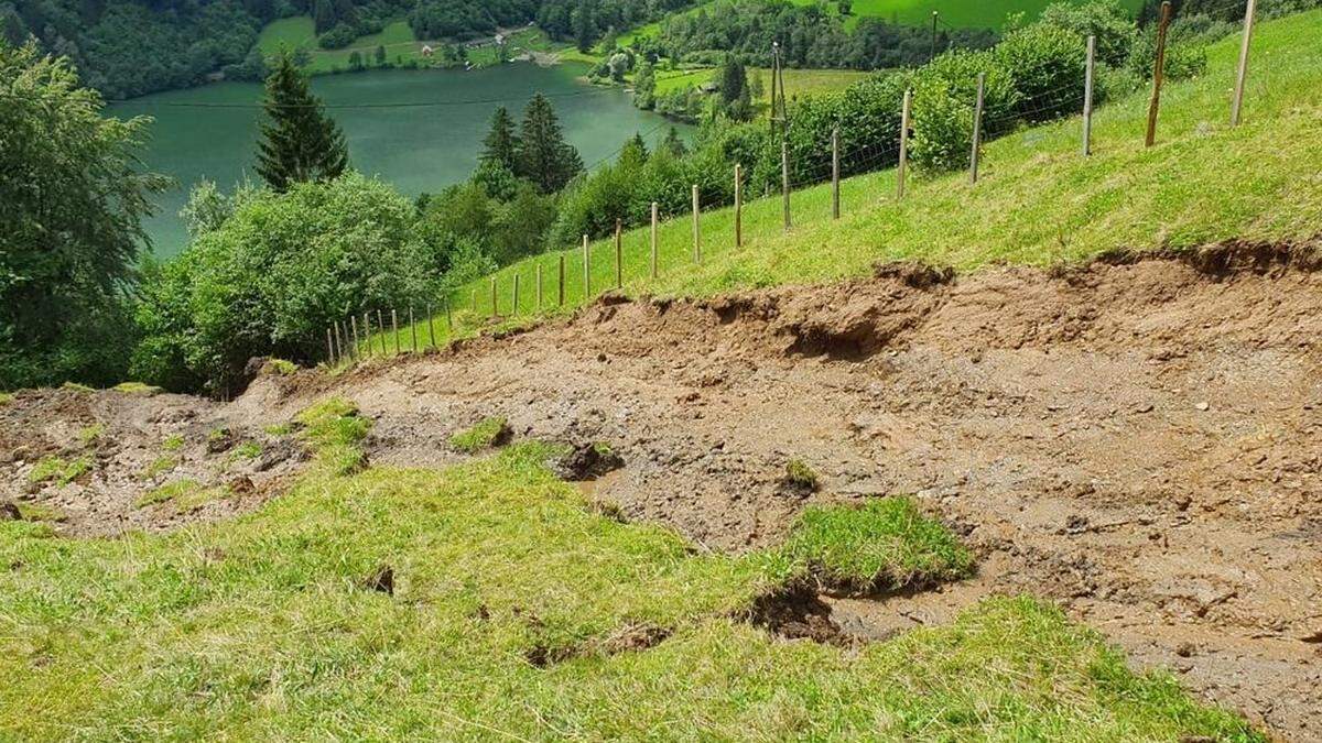 Oberhalb des Afritzer Sees ist das Erdreich in Bewegung