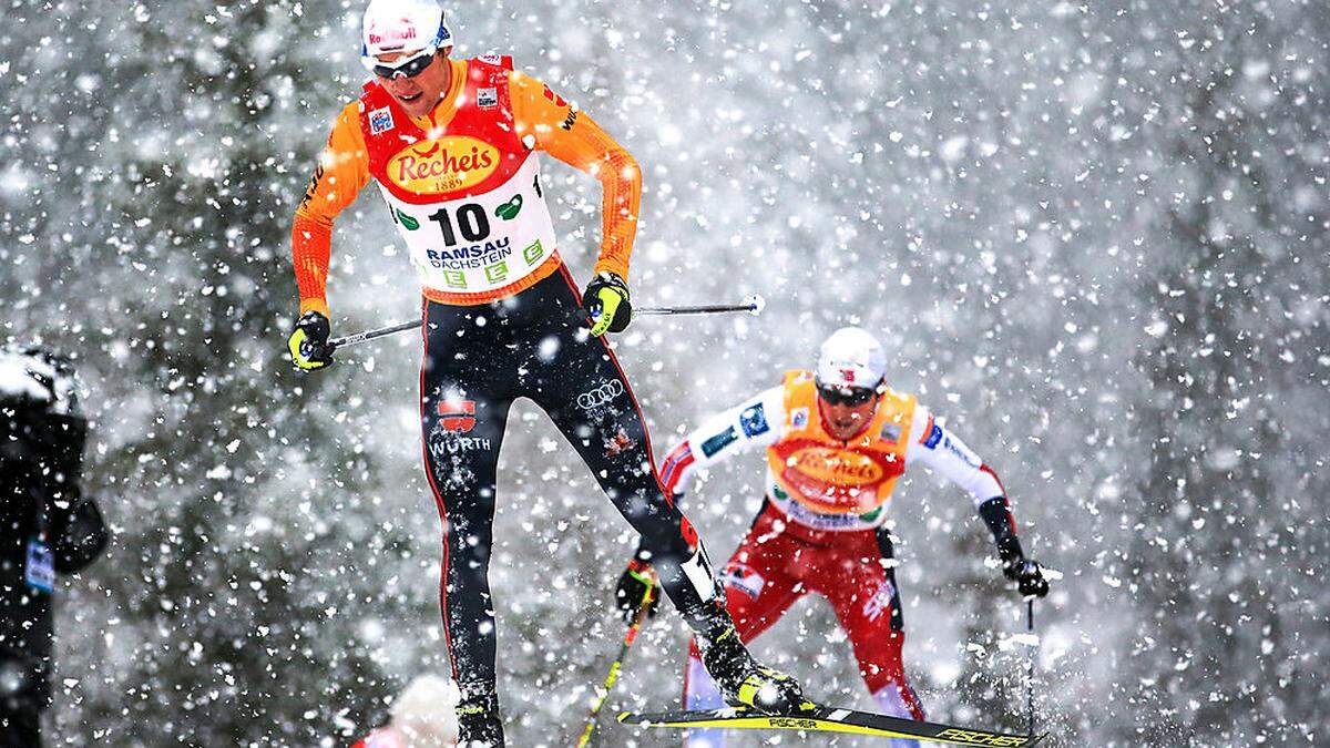 Vinzen Geiger vor Jarl-Magnus Riiber