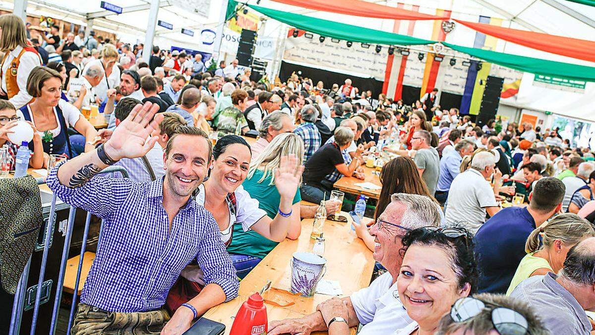 Ein Bild aus der Vergangenheit: Tausende Besucher am Bleiburger Wiesenmarkt