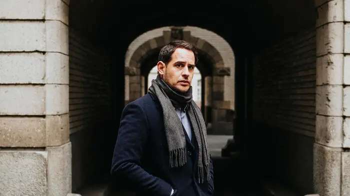 Moritz Bleibtreu als Anwalt Kronberg